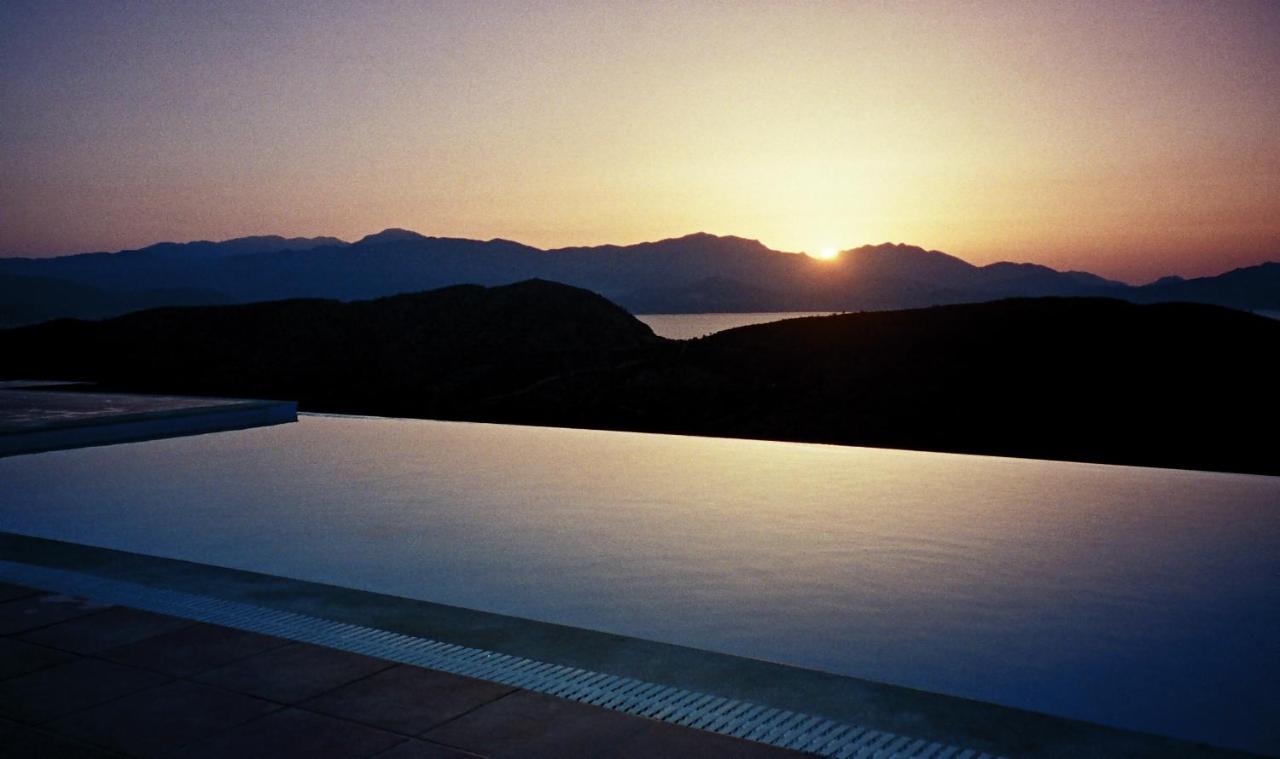 Villa Lir Tholos  Ngoại thất bức ảnh