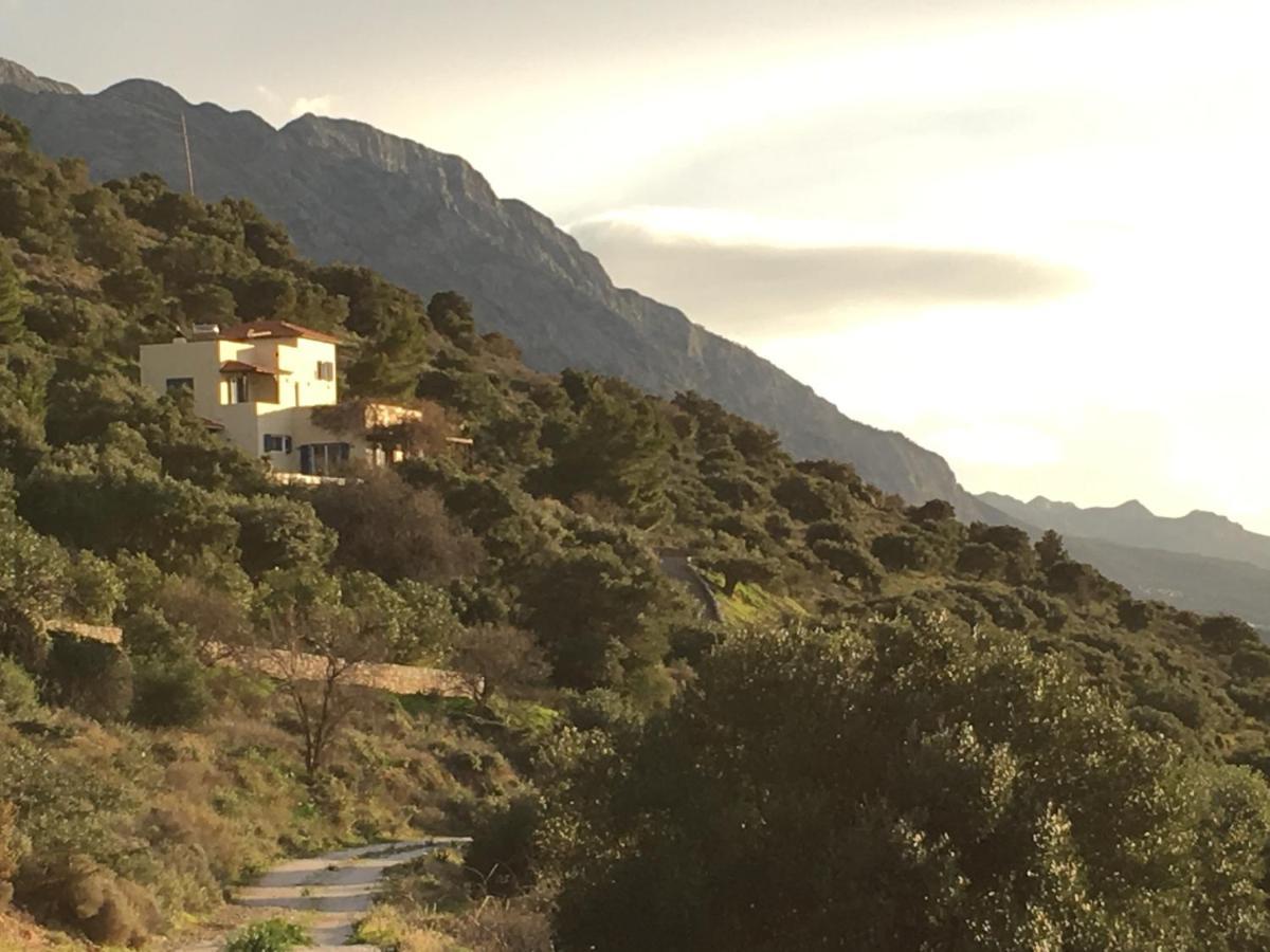 Villa Lir Tholos  Ngoại thất bức ảnh